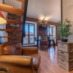 https://latelier-des-artistes.hotels-rhonealpes.com